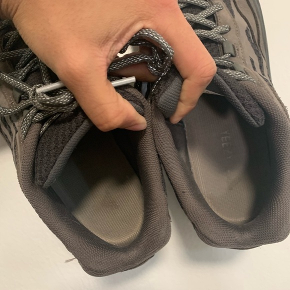 Yeezy Boost 700 V2 Geode - Picture 8 of 12